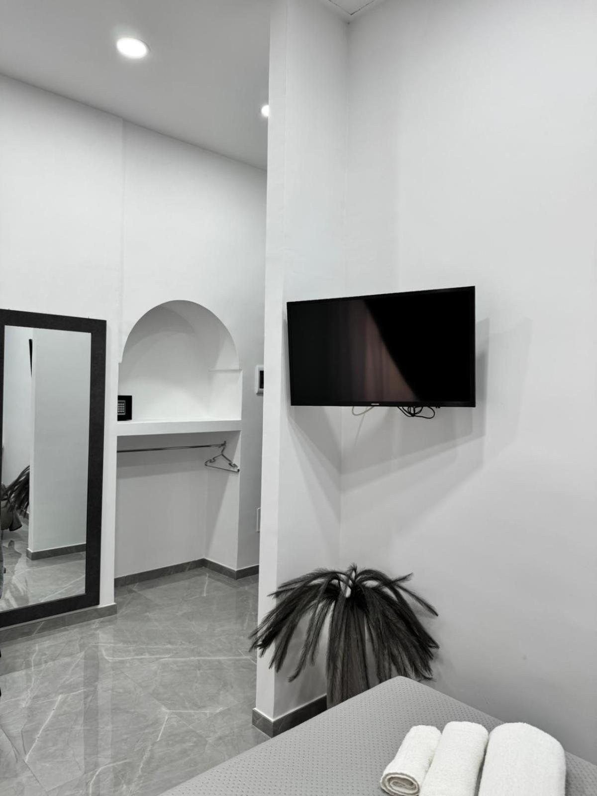 Double Room with Private Bathroom,1621703081:JPEG